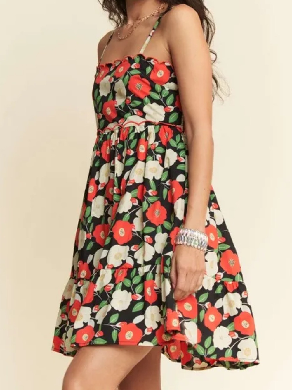 DAVI & DANI FLORAL SCALLOPED CUTOUT BACK DRESS - Sz Medium